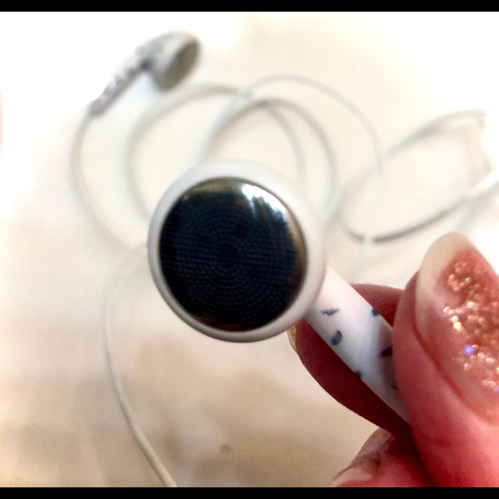 Black and White Polka Dot Headphones with Case,ir - Picture 8 of 11